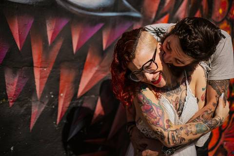 As melhores ideias e inspirações criativas de fotos para ensaio pré wedding no Beco do Batman - Veloso - São Paulo'