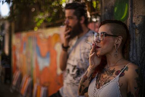 As melhores ideias e inspirações criativas de fotos para ensaio pré wedding no Beco do Batman - Veloso - São Paulo'