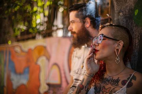 As melhores ideias e inspirações criativas de fotos para ensaio pré wedding no Beco do Batman - Veloso - São Paulo'