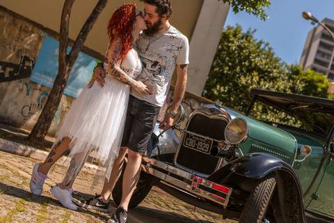 As melhores ideias e inspirações criativas de fotos para ensaio pré wedding no Beco do Batman - Veloso - São Paulo'