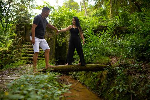 As melhores ideias e inspirações criativas de fotos para ensaio pré wedding na cachoeira da Brasital - São Roque - SP'