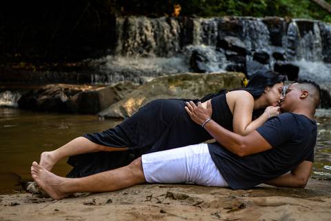 As melhores ideias e inspirações criativas de fotos para ensaio pré wedding na cachoeira da Brasital - São Roque - SP'