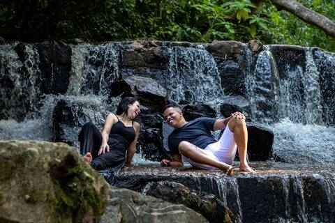 As melhores ideias e inspirações criativas de fotos para ensaio pré wedding na cachoeira da Brasital - São Roque - SP'