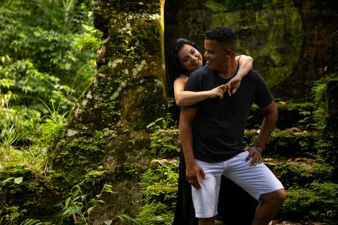As melhores ideias e inspirações criativas de fotos para ensaio pré wedding na cachoeira da Brasital - São Roque - SP'