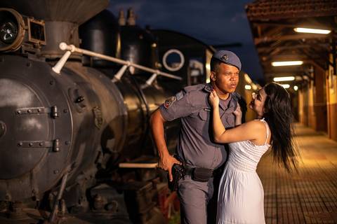 As melhores ideias e inspirações criativas de fotos para ensaio pré wedding na Maria Famosa - São Roque - SP'