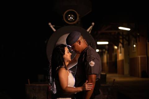 As melhores ideias e inspirações criativas de fotos para ensaio pré wedding na Maria Famosa - São Roque - SP'