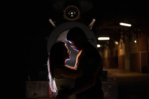 As melhores ideias e inspirações criativas de fotos para ensaio pré wedding na Maria Famosa - São Roque - SP'