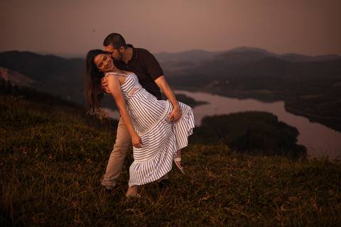 As melhores ideias e inspirações criativas de fotos para ensaio pré wedding no Morro do Capuava - SP'
