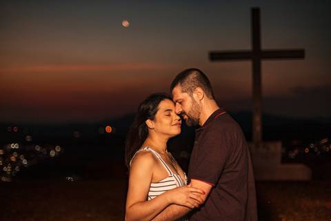 As melhores ideias e inspirações criativas de fotos para ensaio pré wedding no Morro do Capuava - SP'