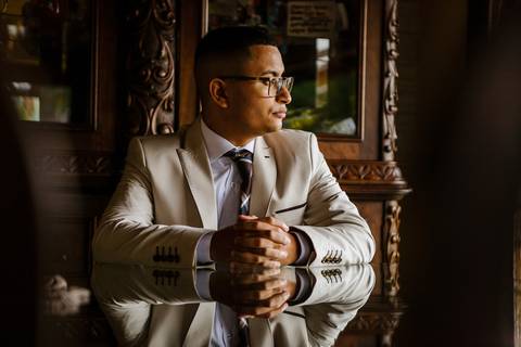 As melhores ideias e inspirações criativas do making of do noivo no espaço Chácara Ana's Buffet'