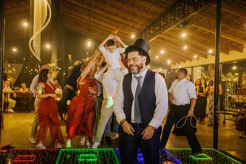 As melhores ideias e inspirações criativas de casamento no espaço Chácara Cerejeira - Guarulhos'