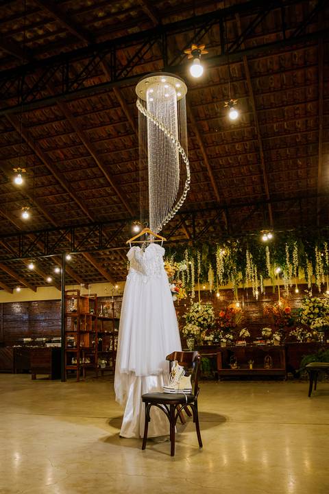 As melhores ideias e inspirações criativas do making of da noiva no espaço Chácara Cerejeira - Guarulhos'