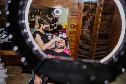 As melhores ideias e inspirações criativas do making of do noivo no espaço Chácara Cerejeira - Guarulhos'