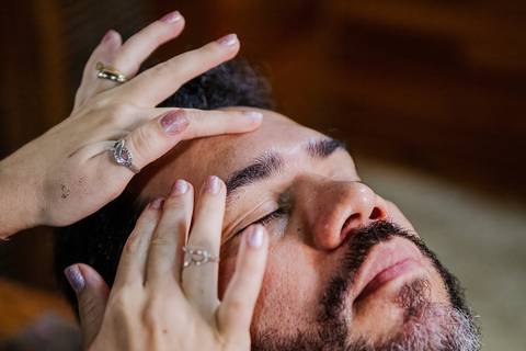 As melhores ideias e inspirações criativas do making of do noivo no espaço Chácara Cerejeira - Guarulhos'