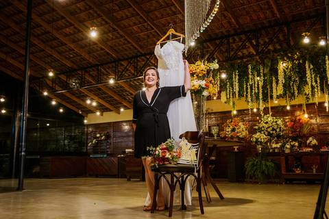 As melhores ideias e inspirações criativas do making of da noiva no espaço Chácara Cerejeira - Guarulhos'