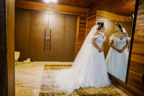 As melhores ideias e inspirações criativas do making of da noiva no espaço Chácara Cerejeira - Guarulhos'