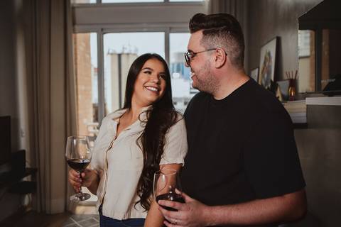 As melhores ideias e inspirações criativas de fotos para ensaio pré wedding no apartamento em São Paulo'