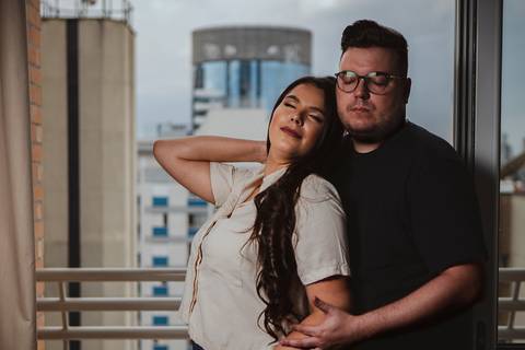 As melhores ideias e inspirações criativas de fotos para ensaio pré wedding no apartamento em São Paulo'