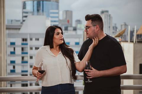 As melhores ideias e inspirações criativas de fotos para ensaio pré wedding no apartamento em São Paulo'