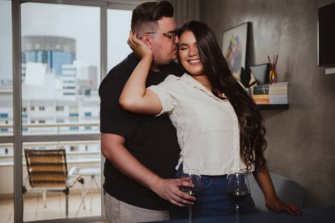 As melhores ideias e inspirações criativas de fotos para ensaio pré wedding no apartamento em São Paulo'