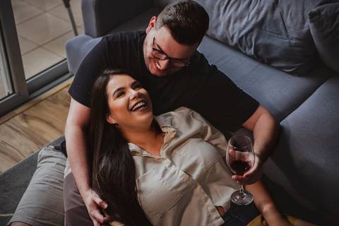 As melhores ideias e inspirações criativas de fotos para ensaio pré wedding no apartamento em São Paulo'