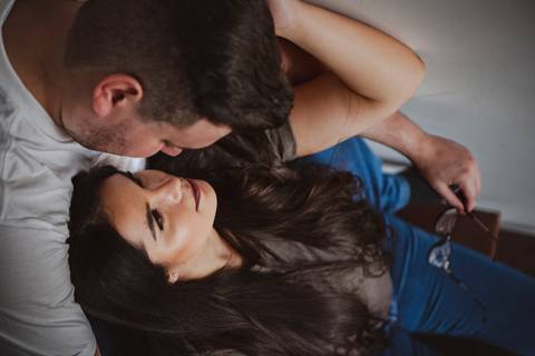 As melhores ideias e inspirações criativas de fotos para ensaio pré wedding no apartamento em São Paulo'