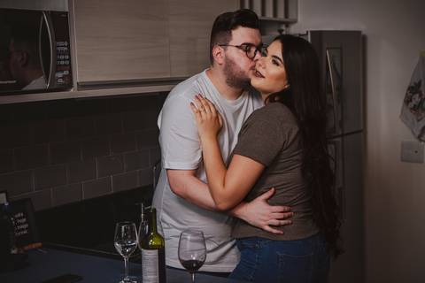 As melhores ideias e inspirações criativas de fotos para ensaio pré wedding no apartamento em São Paulo'