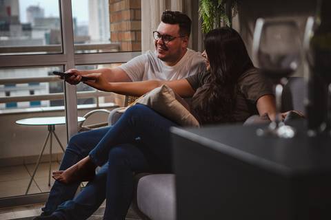 As melhores ideias e inspirações criativas de fotos para ensaio pré wedding no apartamento em São Paulo'