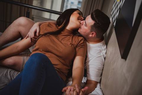 As melhores ideias e inspirações criativas de fotos para ensaio pré wedding no apartamento em São Paulo'