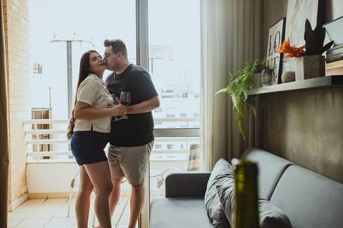 As melhores ideias e inspirações criativas de fotos para ensaio pré wedding no apartamento em São Paulo'