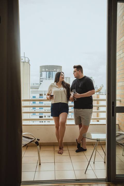 As melhores ideias e inspirações criativas de fotos para ensaio pré wedding no apartamento em São Paulo'