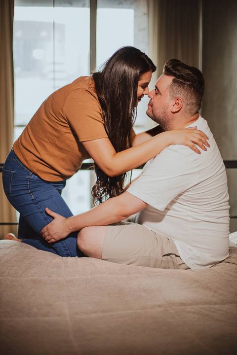 As melhores ideias e inspirações criativas de fotos para ensaio pré wedding no apartamento em São Paulo'