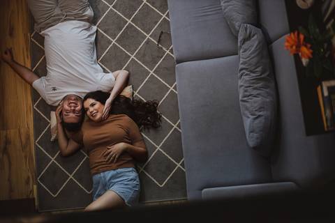 As melhores ideias e inspirações criativas de fotos para ensaio pré wedding no apartamento em São Paulo'