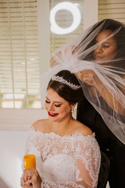 As melhores ideias e inspirações criativas do making of da noiva no espaço Pavaneli Eventos Butantã - SP'