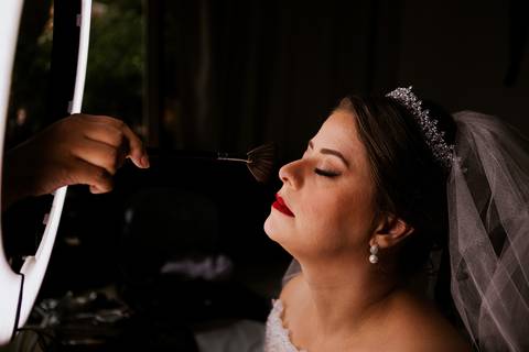 As melhores ideias e inspirações criativas do making of da noiva no espaço Pavaneli Eventos Butantã - SP'