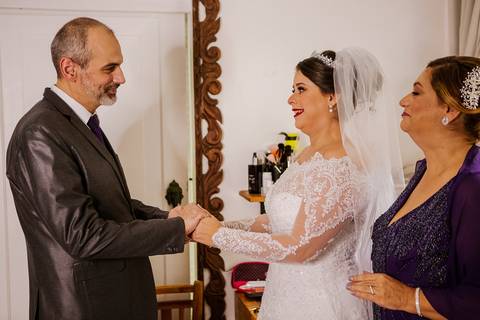 As melhores ideias e inspirações criativas do making of da noiva ao encontro do pai no espaço Pavaneli Eventos Butantã - SP'