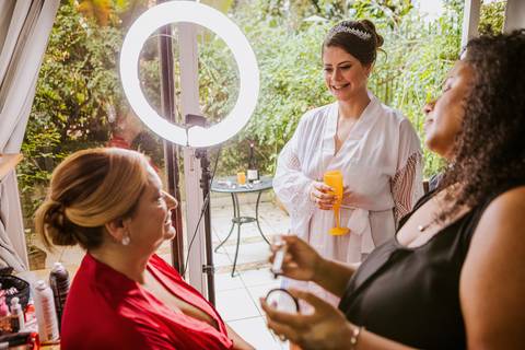 As melhores ideias e inspirações criativas do making of da noiva no espaço Pavaneli Eventos Butantã - SP'