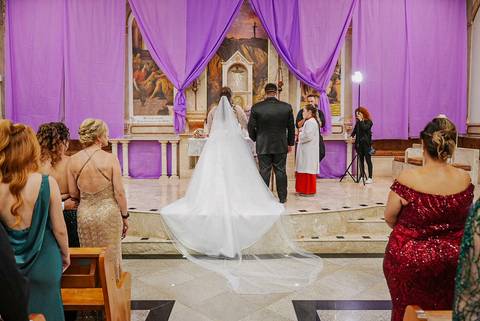 As melhores ideias e inspirações criativas de casamento na igreja Paróquia São Pedro Apóstolo'