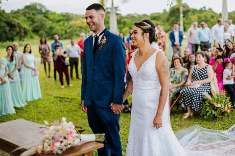 As melhores ideias e inspirações criativas de fotos de casamento na cerimônia no espaço Hípica e Golf Itanhaém '
