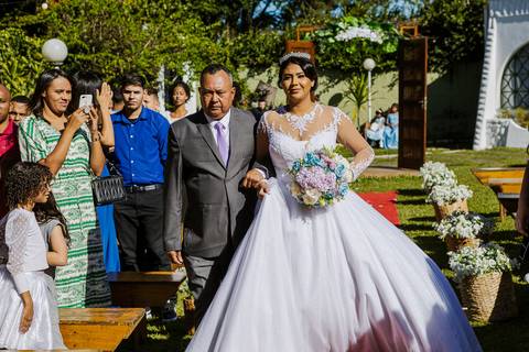 As melhores ideias e inspirações criativas de fotos de casamento na cerimônia no Espaço Solar da Fonte - Poá'