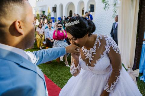 As melhores ideias e inspirações criativas de fotos de casamento na cerimônia no Espaço Solar da Fonte - Poá'