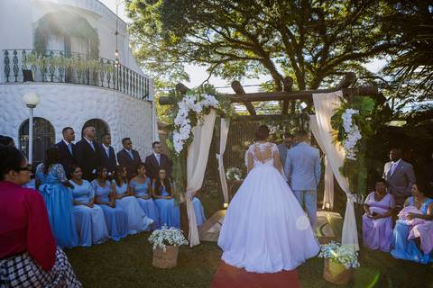 As melhores ideias e inspirações criativas de fotos de casamento na cerimônia no Espaço Solar da Fonte - Poá'