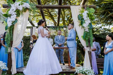 As melhores ideias e inspirações criativas de fotos de casamento na cerimônia no Espaço Solar da Fonte - Poá'