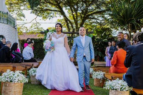 As melhores ideias e inspirações criativas de fotos de casamento na cerimônia no Espaço Solar da Fonte - Poá'