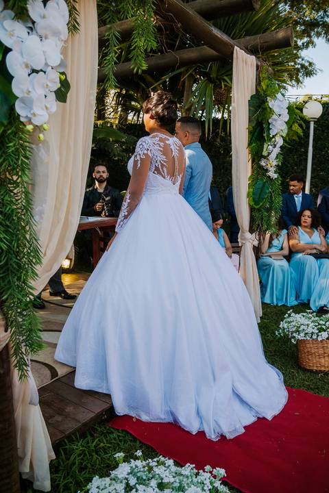 As melhores ideias e inspirações criativas de fotos de casamento na cerimônia no Espaço Solar da Fonte - Poá'