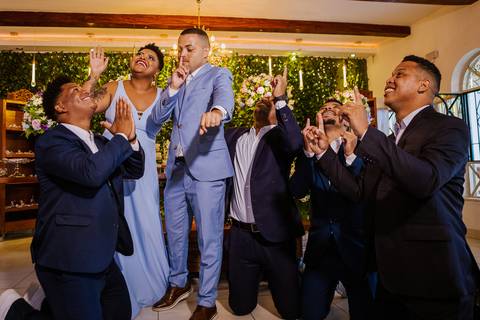 As melhores ideias e inspirações criativas de fotos de casamento no Espaço Solar da Fonte - Poá'