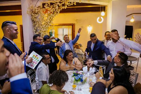 As melhores ideias e inspirações criativas de fotos de casamento no Espaço Solar da Fonte - Poá'
