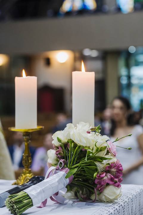 As melhores ideias e inspirações criativas de fotos de casamento na cerimônia na Paróquia São João Batista'