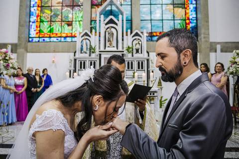 As melhores ideias e inspirações criativas de fotos de casamento na cerimônia na Paróquia São João Batista'