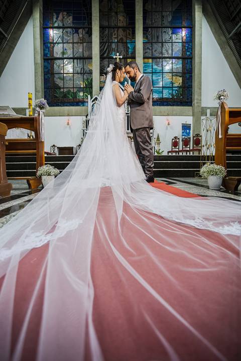 As melhores ideias e inspirações criativas de fotos de casamento na cerimônia na Paróquia São João Batista'